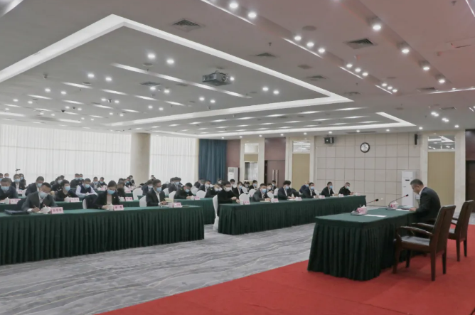 鞍勤集團(tuán)、溫泉集團(tuán)舉辦貫徹落實(shí)市第十三次黨代會(huì)精神宣講報(bào)告會(huì)