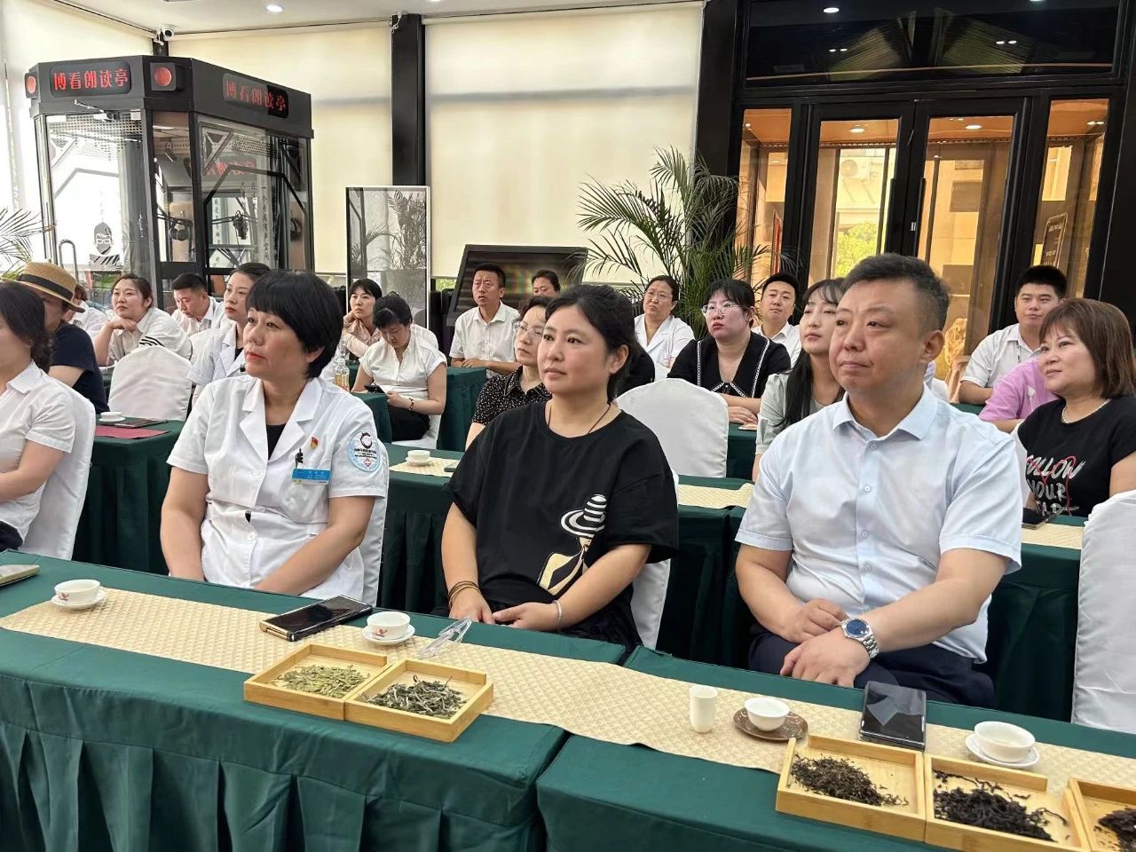 茶情雅韻 品香滌心丨鞍勤集團、溫泉集團、公服集團茶藝興趣班開課